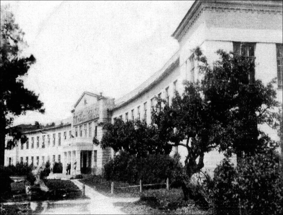 Эвакогоспиталь № 3288 перед войной-туберкулезный санаторий, ранее имение графа С.Д. Шереметева, ныне не сохранилось. Фото 1953 г..jpg Эвакогоспиталь № 3288 перед войной-туберкулезный санаторий, ранее имение графа С.Д. Шереметева, ныне не сохранилось. Фото 1953 г..jpg