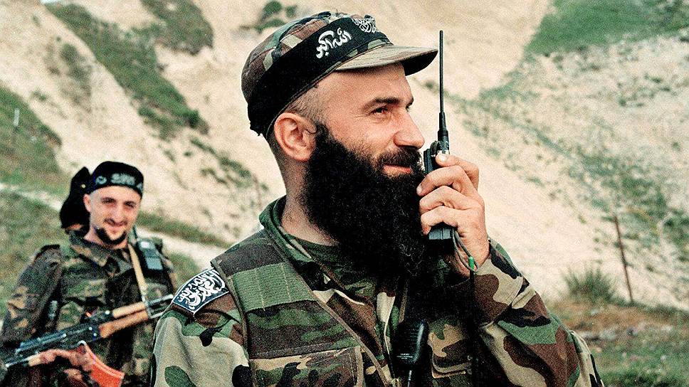 7 августа 1999 года в Дагестан из Чечни вторглись более 400 боевиков под руководством Шамиля Басаева (на фото) и Хаттаба..jpg 7 августа 1999 года в Дагестан из Чечни вторглись более 400 боевиков под руководством Шамиля Басаева (на фото) и Хаттаба..jpg