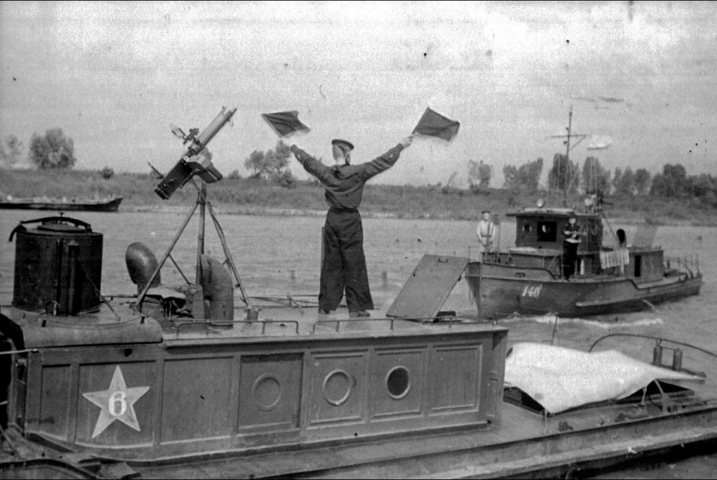 volzhskaja-flotilija_1942.jpg