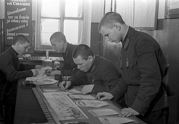 Саратовское военное пехотное училище – фронту