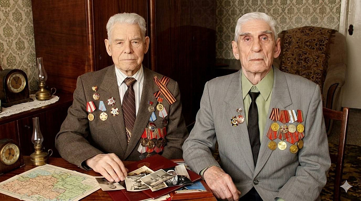 Ветераны Великой Отечественной войны Василий Антонов и Николай Кутузов отмечают дни рождения