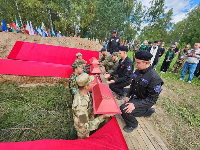 Под Калугой захоронили саратовского воина Великой Отечественной войны 
